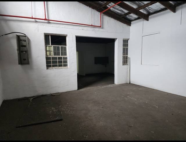 2,322M² WAREHOUSE FOR SALE IN UMBILO